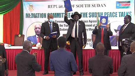الحكومة السودانية تُوقّع اتفاق سلام مع حركات مسلحة