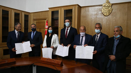 	امضاء اتفاق بين رئاسة الحكومة والجامعة العامة لأعوان وزارة العدل وأملاك الدولة والملكية العقارية 