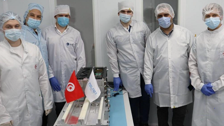 تسليم القمر الصناعي التونسي "تحدي واحد" رسميا الى الشركة الروسية المتعهدة بالاطلاق GlavKosmos ووضعه في كبسولة الاطلاق وتشغيله