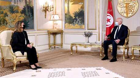 قيس سعيد و ، وزيرة الخارجية والتعاون الدولي بحكومة الوحدة الوطنية الليبية نجلاء المنقوش