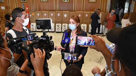 بلدية تونس تُعلن توزيع 100 مكثف أكسجين على عدد من المستشفيات