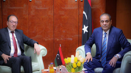 وزير المواصلات بحكومة الوحدة الوطنية يلتقي السفير التونسي لدي ليبيا