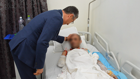 وزير الداخلية يؤدي زيارة لعون حرس وطني مصاب للاطمئنان على حالته الصحية