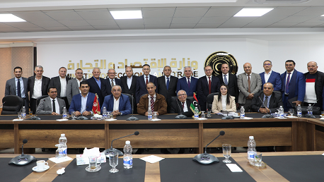 وزير الاقتصاد والتجارة يلتقي مع عددا من أصحاب الاعمال بالجمهورية التونسية. 