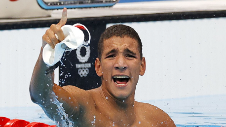 السباحة: البطل الأولمبي أيوب الحفناوي يتوّج بالميدالية الذهبية في سباق 800 م بملتقى كنوكسفيل