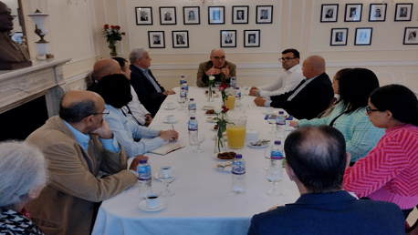 وزير الخارجية يجتمع بأعضاء سفارة تونس بلندن وبممثلي الهياكل التونسية المعتمدة بالمملكة المتحدة