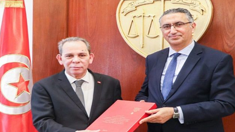 رئيس الحكومة ورئيس لجنة القيادة الخاصة بإجراء تدقيق شامل لعمليات الانتداب والإدماج بالوظيفة العمومية