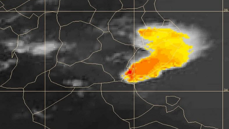 خلايا رعدية بالوسط ومحليا بالشمال مع أمطار وتساقط للبرد بأماكن محدودة بقية اليوم وبداية ليل السبت