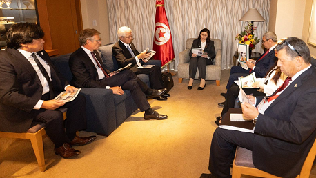 رئيسة الحكومة و رئيس الجمعية اليابانية للاقتصاد والتنمية بإفريقيا