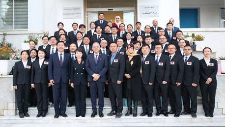 بعثة طبية صينية تنهي مهمتها في تونس بعد عام من العمل في عدة مستشفيات