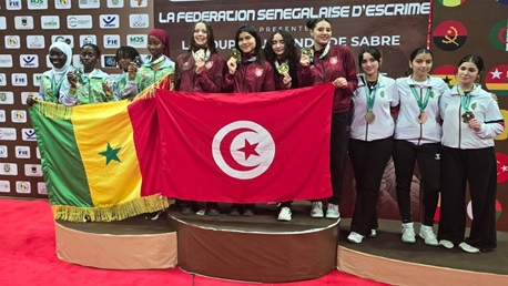 كأس العالم لسلاح السابر - المنتخب التونسي للوسطيات يتوج بذهبية منافسات الفرق