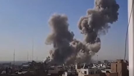 إطلاق صواريخ على إيران