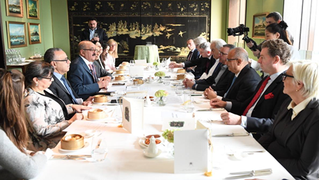 وزير الخارجية في برلين