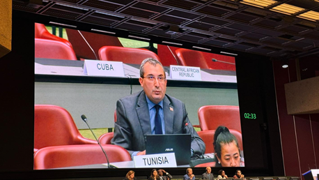 البعثة الدائمة لتونس بجينيف تؤكد التزام تونس بالمبادئ الكونيّة لحماية اللاجئين ورفضها للتوطين المُبطن للمهاجرين غير النظاميين