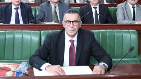  وزير أملاك الدولة والشؤون العقارية