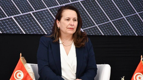 وزيرة الصناعة