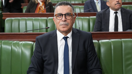 وزير املاك الدولة والشؤون العقارية