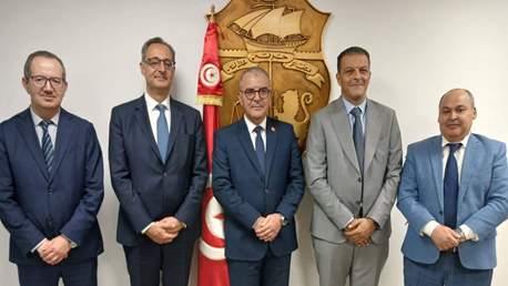 وزير الاقتصاد يؤكد دعم الدولة لخطة التوسعة والتطوير لشركة "سفران تونيزي" "SAFRAN Tunisie"