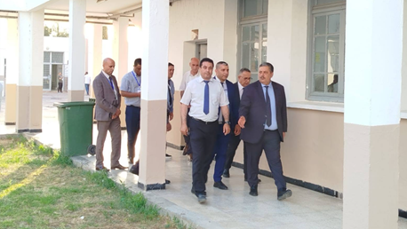 وزير التربية يتفقّد مركز تجميع وتوزيع اختبارات البكالوريا بالمعهد الرياضي بالمنزه
