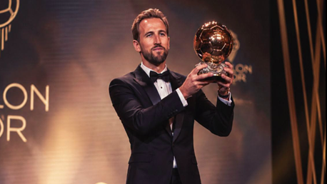 هاري كين يتوج بالكرة الذهبية لعام 2026